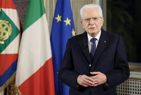 La lettera di un’insegnante al Presidente della Repubblica, Sergio Mattarella: “Triste la Patria che ha bisogno di eroi”